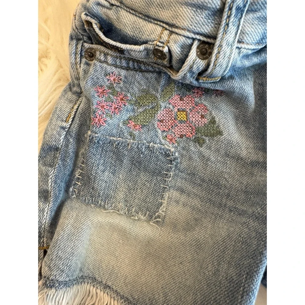 Ralph Lauren denim shorts with‎ floral accents size 4